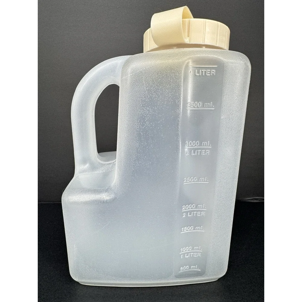 Vtg. Rubbermaid Servin Saver Pitcher/Jug 1 Gallon 4 Qt. #0231 Flip Top Lid‎